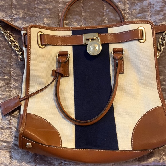 Michael Kors Tote! - Picture 1 of 8